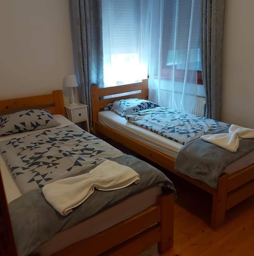 Rege Apartman 2 Alsoors Ngoại thất bức ảnh
